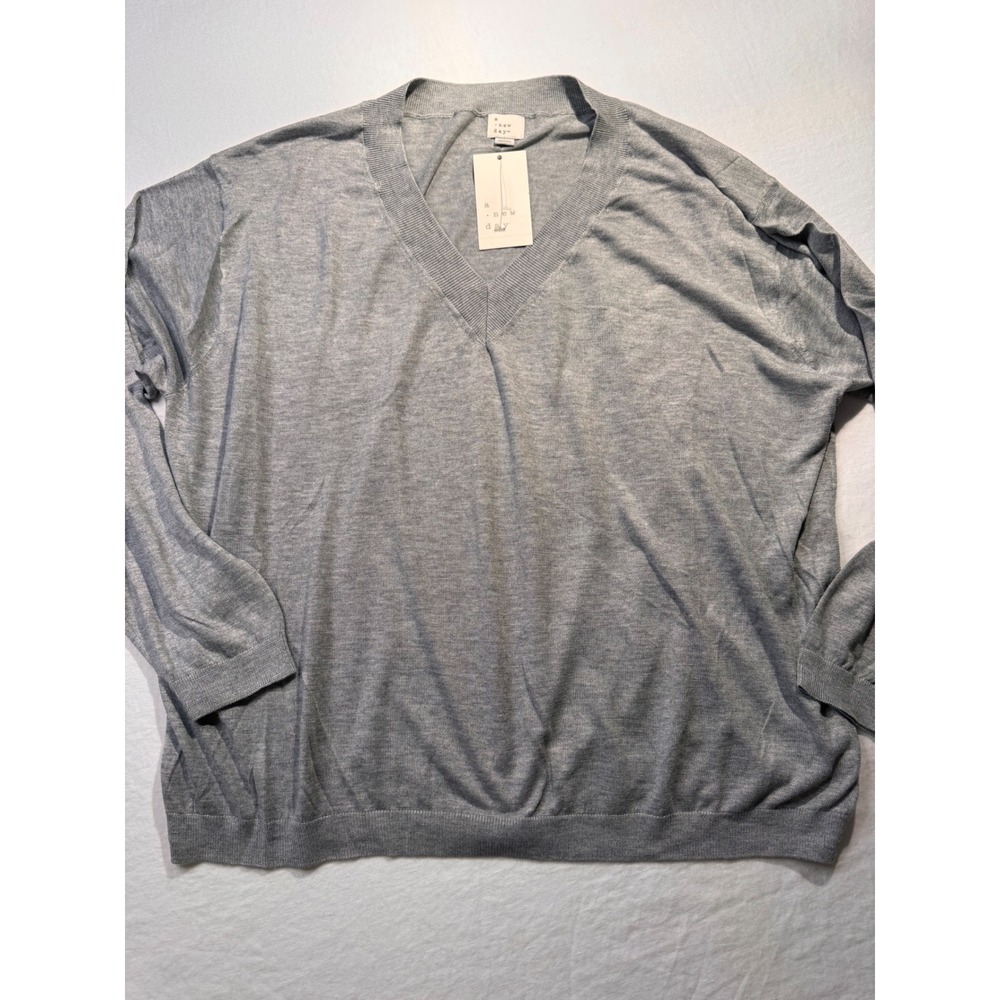 A New Day Womens XL V-Neck Sweater Gray Long Sleeve Pullover Knit Top NWT